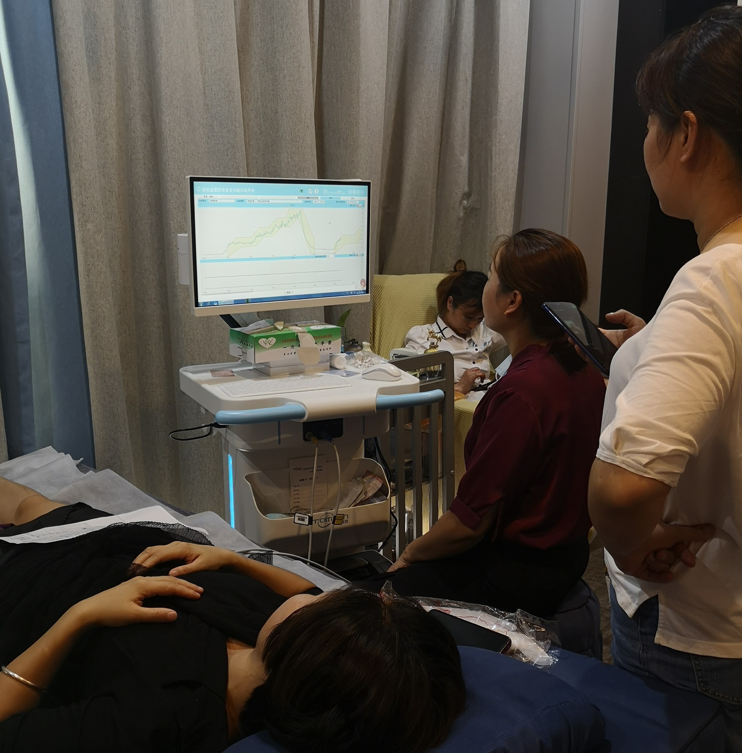 盆底康復(fù)治療儀分娩后什么時候應(yīng)該使用？